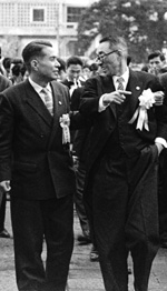 Дж. Тода (справа) и Д. Икеда (1958 г.)