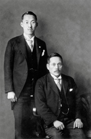Джосэй Тода (слева) и Цунэсабуро Макигути (1930 г.)