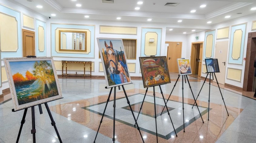 Картины Карипбека Куюкова – художника и пострадавшего от последствий ядерных испытаний в Семипалатинске