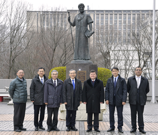 Чрезвычайный и Полномочный Посол Республики Узбекистан Фаррух Турсунов посетил Университет Сока